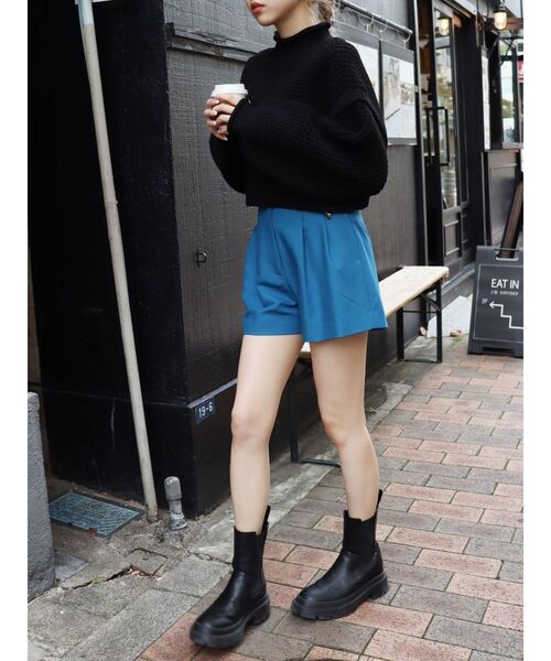 EVRIS(エヴリス)の「バックルデザインショートパンツ(その他パンツ・レディース・ブラウン/ブルー/ブラック・MEDIUM/SMALL)」の15枚目の写真