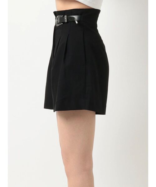 EVRIS(エヴリス)の「バックルデザインショートパンツ(その他パンツ・レディース・ブラウン/ブルー/ブラック・MEDIUM/SMALL)」の17枚目の写真