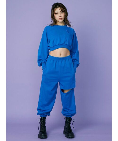 EVRIS(エヴリス)の「ショートスウェットトップス【セットアップ着用可能】(スウェット・レディース・ホワイト/ブラック/ブルー・FREE)」の15枚目の写真