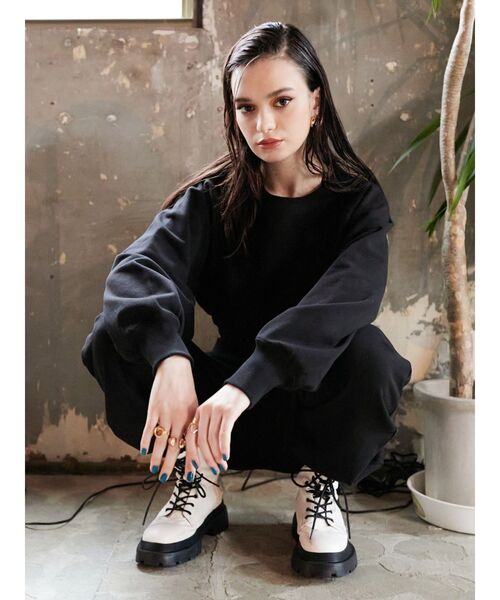 EVRIS(エヴリス)の「ショートスウェットトップス【セットアップ着用可能】(スウェット・レディース・ホワイト/ブラック/ブルー・FREE)」の17枚目の写真