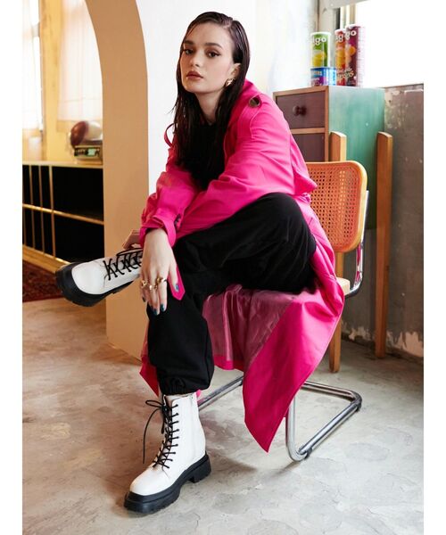 EVRIS(エヴリス)の「ショートスウェットトップス【セットアップ着用可能】(スウェット・レディース・ホワイト/ブラック/ブルー・FREE)」の8枚目の写真