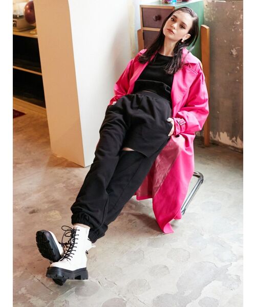 EVRIS(エヴリス)の「ショートスウェットトップス【セットアップ着用可能】(スウェット・レディース・ホワイト/ブラック/ブルー・FREE)」の10枚目の写真