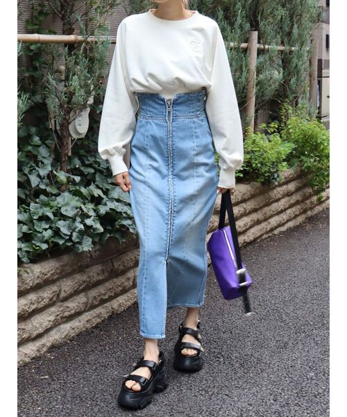 EVRIS(エヴリス)の「ショートスウェットトップス【セットアップ着用可能】(スウェット・レディース・ホワイト/ブラック/ブルー・FREE)」の14枚目の写真