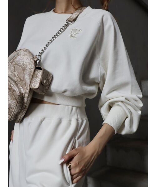 EVRIS(エヴリス)の「ショートスウェットトップス【セットアップ着用可能】(スウェット・レディース・ホワイト/ブラック/ブルー・FREE)」の19枚目の写真