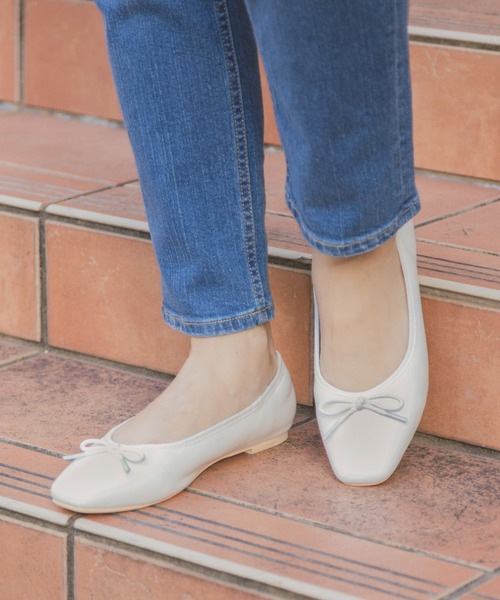 URBAN RESEARCH Sonny Label(アーバンリサーチサニーレーベル)の「コンフォートバレエシューズ(バレエシューズ・レディース・ブラック/オフホワイト/ピンク・SMALL/MEDIUM/LARGE)」の2枚目の写真