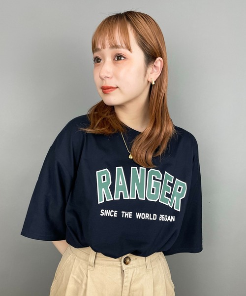 EPICKS(エピックス)の「オーバーサイズBIGカレッジロゴプリントTシャツ(Tシャツ/カットソー・レディース・グレー/ネイビー/ホワイト・LARGE/X-LARGE/MEDIUM)」の3枚目の写真