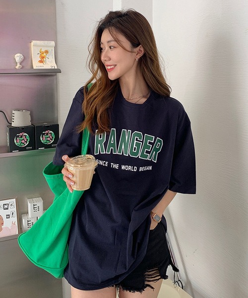 EPICKS(エピックス)の「オーバーサイズBIGカレッジロゴプリントTシャツ(Tシャツ/カットソー・レディース・グレー/ネイビー/ホワイト・LARGE/X-LARGE/MEDIUM)」の22枚目の写真