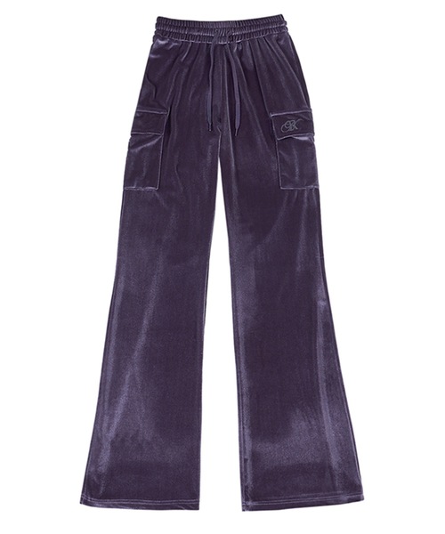 runningHIGH(ランニングハイ)の「【RUNNING HIGH 】シャイニング ベルベット カーゴ スリム ブーツカット パンツ / SHINING VELVET CARGO SLIM BOOTSCUT PANTS(カーゴパンツ・レディース・ブラック/ライトグレー/パープル・FREE)」の4枚目の写真