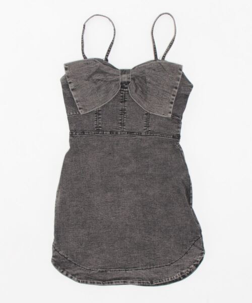 SPIGA(スピーガ)の「フロントリボンデニムキャミワンピース(ワンピース・レディース・ブラック/ブルー・FREE)」の8枚目の写真