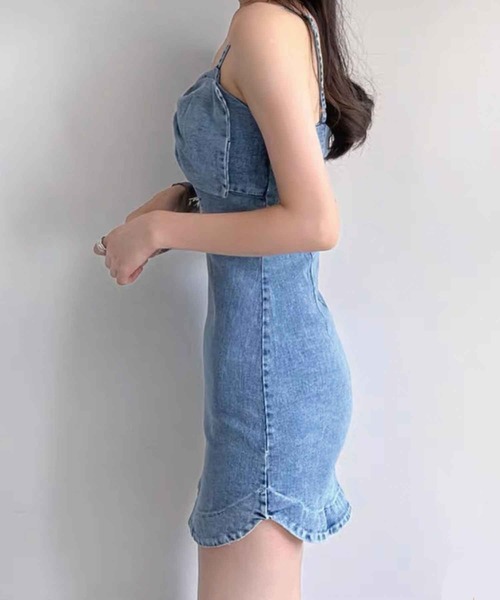 SPIGA(スピーガ)の「フロントリボンデニムキャミワンピース(ワンピース・レディース・ブラック/ブルー・FREE)」の21枚目の写真