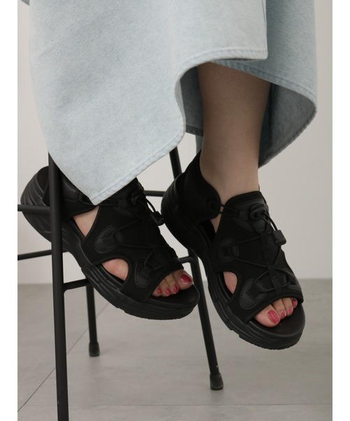 Lugnoncure（ルノンキュール）の「ドロストスポーツサンダル（サンダル・レディース・オフホワイト/ブラック・LARGE/MEDIUM）」の5枚目の写真