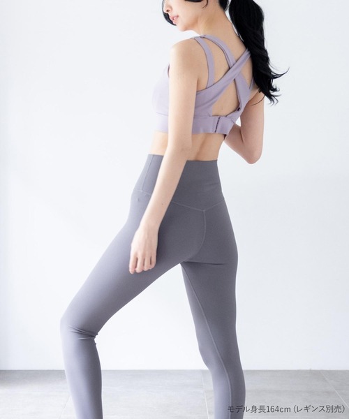 fran de lingerie（フランデランジェリー）の「スポーツ時の揺れからしっかりバストを守る 「フィットネスブラ」（キャミソール・レディース・ブルー/ブラック/パープル・L/M）」の11枚目の写真