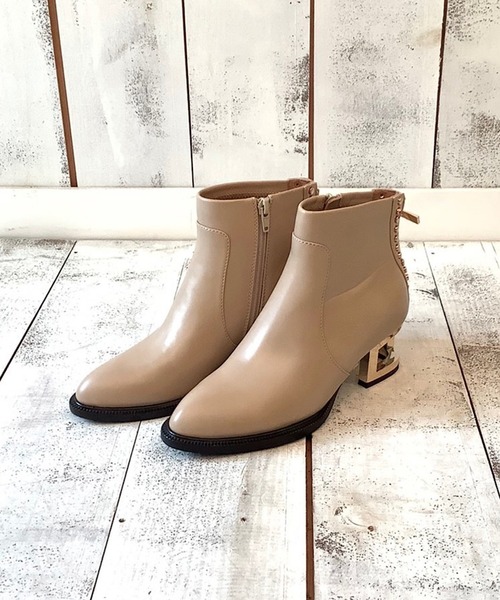 Jeffrey Campbell(ジェフリーキャンベル)の「蹄ヒールショートブーツ(ブーツ・レディース・ベージュ/ワイン/ブラック・37/38/35/36/39/40)」の11枚目の写真