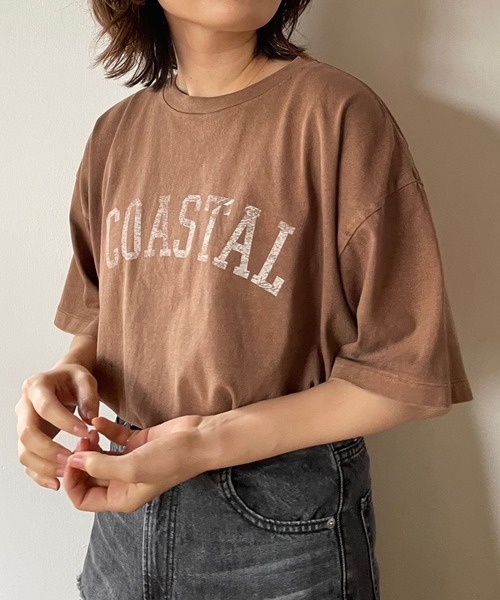 LOWRYS FARM(ローリーズファーム)の「カレッジショートロゴSS966580(Tシャツ/カットソー・レディース・チャコールグレー/グレー/アイボリー/ブラウン・FREE)」の4枚目の写真
