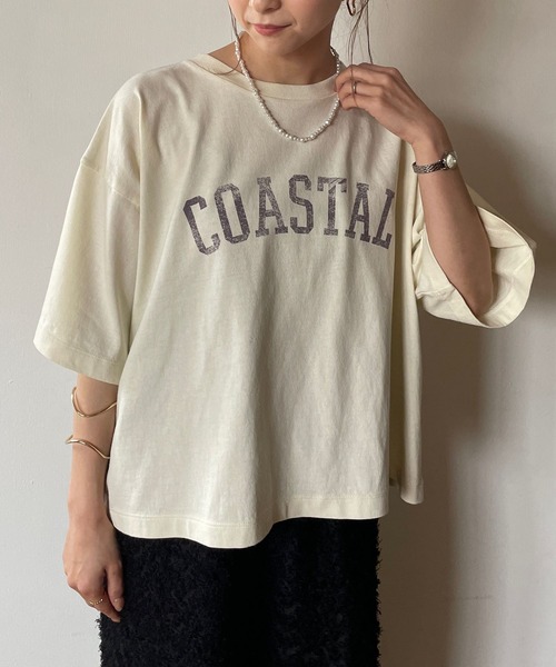 LOWRYS FARM(ローリーズファーム)の「カレッジショートロゴSS966580(Tシャツ/カットソー・レディース・チャコールグレー/グレー/アイボリー/ブラウン・FREE)」の2枚目の写真