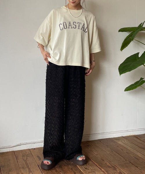 LOWRYS FARM(ローリーズファーム)の「カレッジショートロゴSS966580(Tシャツ/カットソー・レディース・チャコールグレー/グレー/アイボリー/ブラウン・FREE)」の5枚目の写真