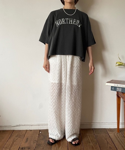 LOWRYS FARM(ローリーズファーム)の「カレッジショートロゴSS966580(Tシャツ/カットソー・レディース・チャコールグレー/グレー/アイボリー/ブラウン・FREE)」の9枚目の写真