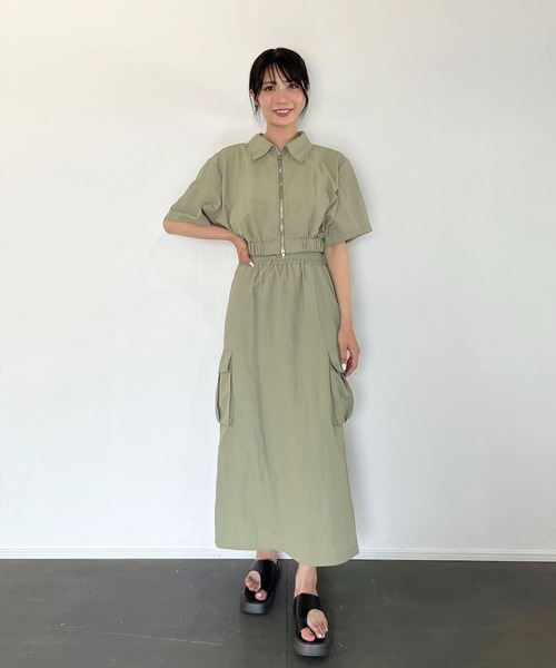 Jewelobe(ジュエローブ)の「CPOジップアップシャツ×カーゴスカート ナイロンライクセットアップ(セットアップ・レディース・グレー/カーキ・FREE)」の16枚目の写真