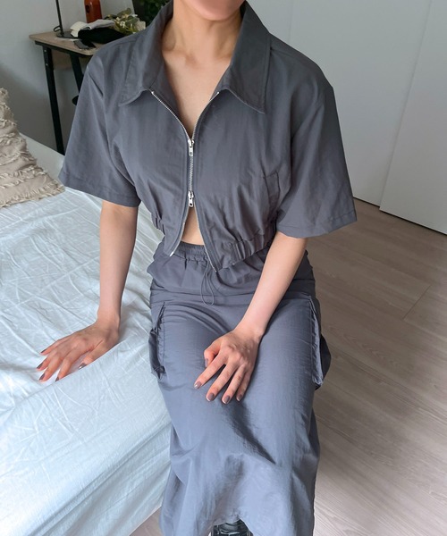 Jewelobe(ジュエローブ)の「CPOジップアップシャツ×カーゴスカート ナイロンライクセットアップ(セットアップ・レディース・グレー/カーキ・FREE)」の13枚目の写真