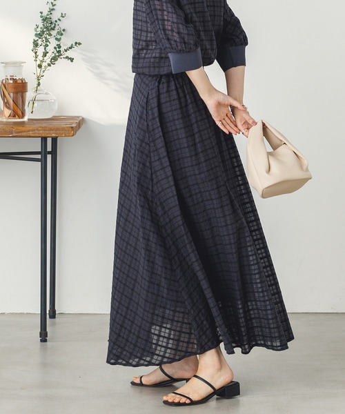 hunch(ハンチ)の「シアーサッカーチェック フレアスカート(スカート・レディース・ブルー/チャコール/アイボリー・FREE)」の2枚目の写真