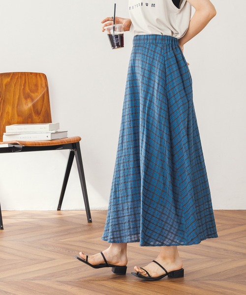 hunch(ハンチ)の「シアーサッカーチェック フレアスカート(スカート・レディース・ブルー/チャコール/アイボリー・FREE)」の6枚目の写真