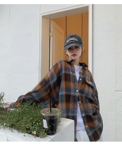 meJane（ミージェーン）の「オンブレチェックBigシャツ（シャツ/ブラウス・レディース・ブラウン系/ネイビー系・FREE）」の17枚目の写真