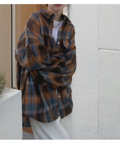meJane（ミージェーン）の「オンブレチェックBigシャツ（シャツ/ブラウス・レディース・ブラウン系/ネイビー系・FREE）」の11枚目の写真