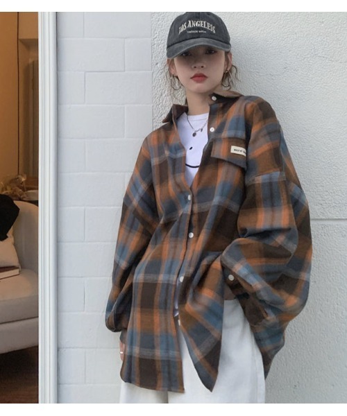 meJane（ミージェーン）の「オンブレチェックBigシャツ（シャツ/ブラウス・レディース・ブラウン系/ネイビー系・FREE）」の8枚目の写真