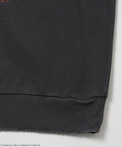 LIFE(ライフ)の「LIFE/ライフ 別注 LIFE Kate Moss コラージュ クルーネックスウェット/ダメージ加工/ユーズド加工/ビックシルエット(Tシャツ/カットソー・メンズ・アッシュグレー/スミクロ・SMALL/MEDIUM/LARGE)」の19枚目の写真