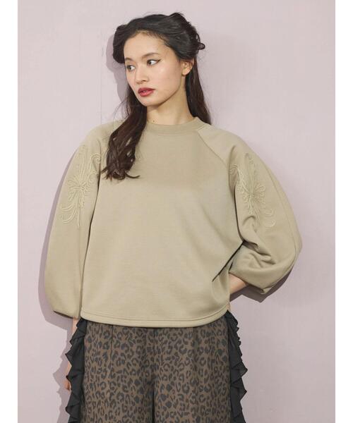 ESCAR（エスカー）の「■ESCAR　コードモチーフ刺繍プルオーバー（Tシャツ/カットソー・レディース・チャコールグレー/ベージュ・FREE）」の21枚目の写真