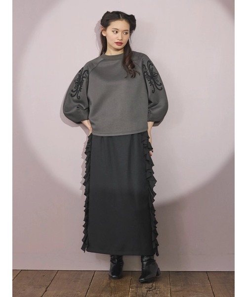 ESCAR（エスカー）の「■ESCAR　コードモチーフ刺繍プルオーバー（Tシャツ/カットソー・レディース・チャコールグレー/ベージュ・FREE）」の3枚目の写真