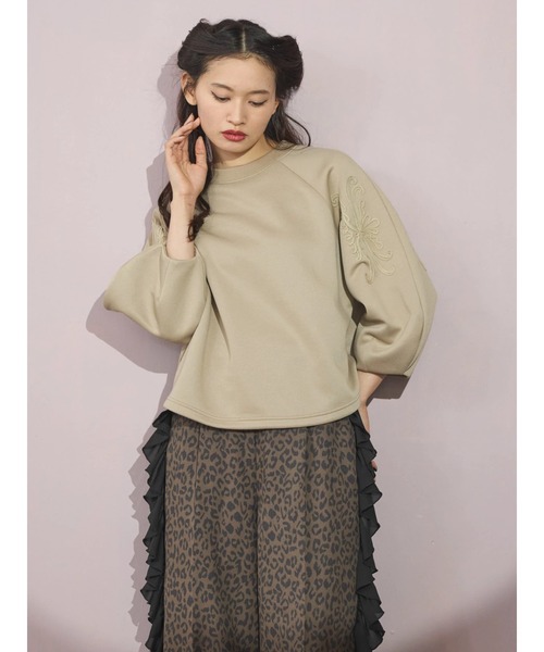 ESCAR（エスカー）の「■ESCAR　コードモチーフ刺繍プルオーバー（Tシャツ/カットソー・レディース・チャコールグレー/ベージュ・FREE）」の9枚目の写真