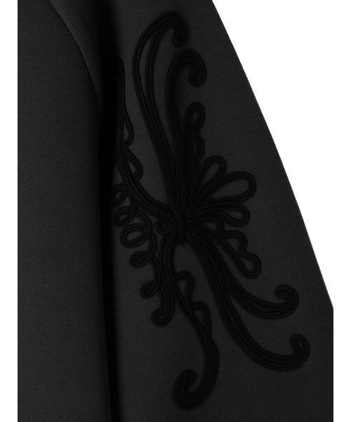 ESCAR（エスカー）の「■ESCAR　コードモチーフ刺繍プルオーバー（Tシャツ/カットソー・レディース・チャコールグレー/ベージュ・FREE）」の15枚目の写真