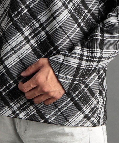 HIDEAWAYS NICOLE（ハイダウェイニコル）の「ブリスターチェックボンディング裏起毛Ｖネックプルオーバー（Tシャツ/カットソー・メンズ・ホワイト×ブラック/オフホワイト/ブラック/ブラック×ホワイト・LARGE/MEDIUM/X-LARGE）」の9枚目の写真