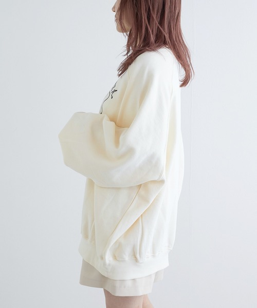 w closet（ダブルクローゼット）の「ネコプリントトレーナー（スウェット・レディース・オフホワイト/グレー/オートミール・FREE）」の13枚目の写真