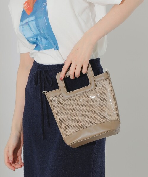 B:MING by BEAMS(ビーミングバイビームス)の「B:MING by BEAMS / メッシュ ビニール バッグ(ショルダーバッグ・レディース・ブラック/ブラウン系その他4/サックスブルー・ONE SIZE)」の2枚目の写真