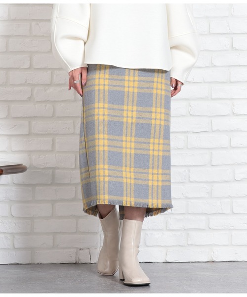 Settimissimo(セッティミッシモ)の「チェック フリンジヘム ナロースカート タイト(スカート・レディース・イエロー/ネイビー・M)」の9枚目の写真