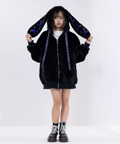 JOHN'S CLOSET(ジョンズクローゼット)の「【31】うさ耳 ファーパーカー(パーカー・レディース・ホワイト/ブラック/サックスブルー/ピンク/ブラック×パープル・FREE)」の17枚目の写真