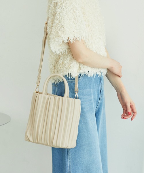 ROPE' PICNIC(ロペピクニック)の「プリーツミドルトート&ショルダーバッグ(ハンドバッグ・レディース・キナリ/ブラック/シルバー・FREE)」の2枚目の写真