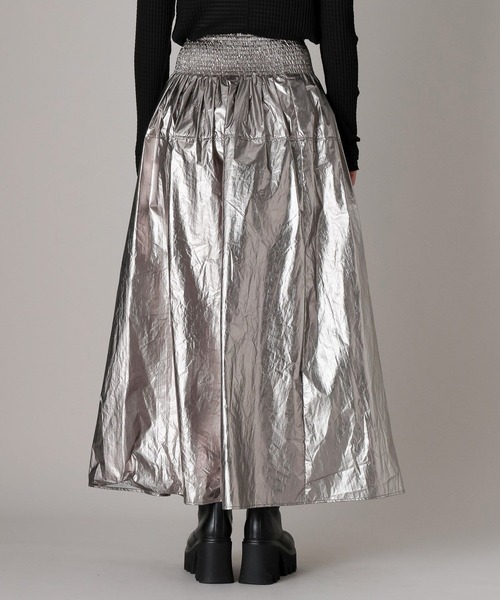 FOREVER 21（フォーエバー トゥエンティーワン）の「【2024SS】メタリックフレアスカート（スカート・レディース・シルバー/ブラック・FREE）」の13枚目の写真