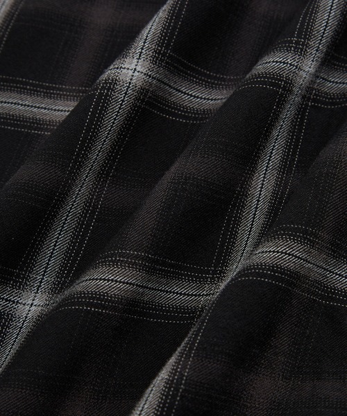 WILD LIFE TAILOR Adam et Rope'(ワイルドテーラーアダムエロペ )の「【WILD LIFE TAILOR】 ドレープチェック ロングスリーブ バンドカラーシャツ(シャツ/ブラウス・メンズ・グリーン系その他2/ブラック系その他/ベージュ系その他/ブラック系その他2・M/L)」の8枚目の写真