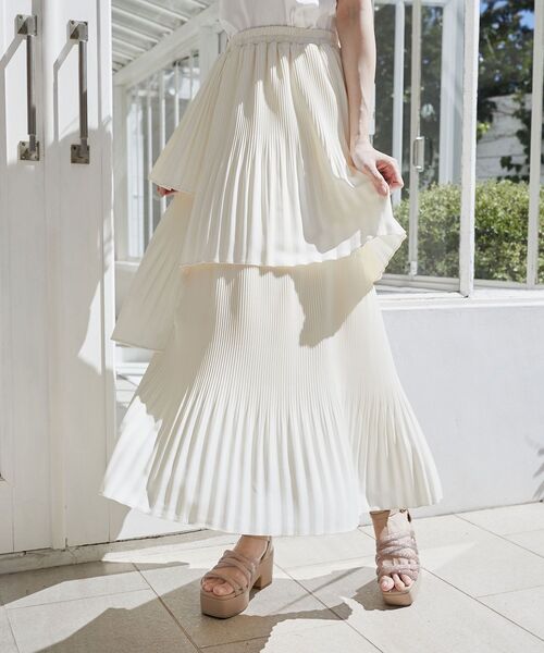MAJESTIC LEGON（マジェスティックレゴン）の「プリーツティアードスカート（スカート・レディース・アイボリー/ホワイト系その他2/ブラック・MEDIUM/SMALL）」の15枚目の写真