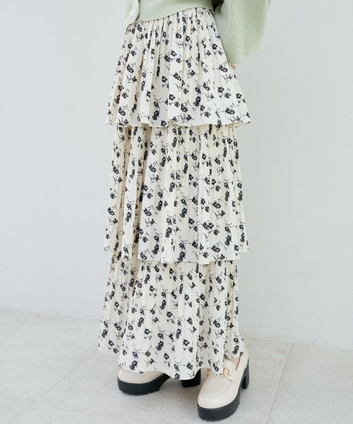 MAJESTIC LEGON（マジェスティックレゴン）の「プリーツティアードスカート（スカート・レディース・アイボリー/ホワイト系その他2/ブラック・MEDIUM/SMALL）」の9枚目の写真