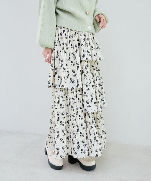 MAJESTIC LEGON（マジェスティックレゴン）の「プリーツティアードスカート（スカート・レディース・アイボリー/ホワイト系その他2/ブラック・MEDIUM/SMALL）」の10枚目の写真