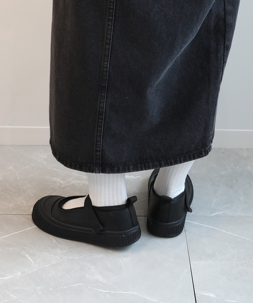 shoes365(シューズスリーシックスファイヴ)の「【shoes365】軽量シューズ(スニーカー・レディース・オフホワイト/ブラック・21.0cm/20.5cm/23.5cm/23.0cm/22.5cm/22.0cm/21.5cm)」の3枚目の写真
