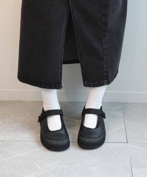 shoes365(シューズスリーシックスファイヴ)の「【shoes365】軽量シューズ(スニーカー・レディース・オフホワイト/ブラック・21.0cm/20.5cm/23.5cm/23.0cm/22.5cm/22.0cm/21.5cm)」の5枚目の写真