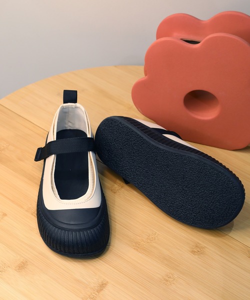 shoes365(シューズスリーシックスファイヴ)の「【shoes365】軽量シューズ(スニーカー・レディース・オフホワイト/ブラック・21.0cm/20.5cm/23.5cm/23.0cm/22.5cm/22.0cm/21.5cm)」の16枚目の写真