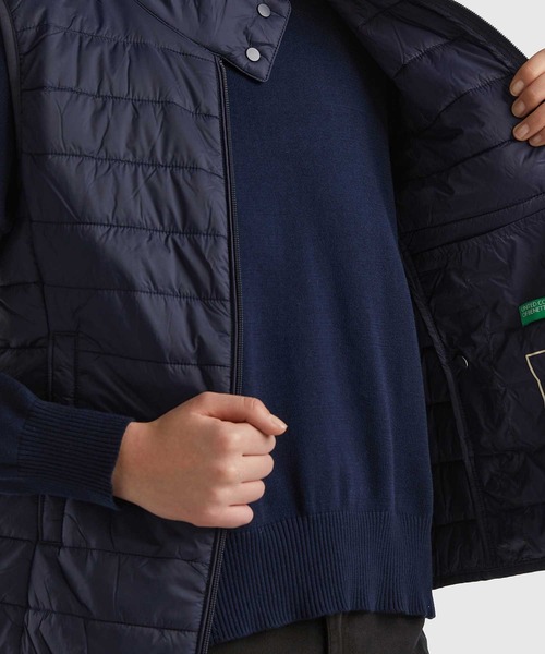 BENETTON (UNITED COLORS OF BENETTON)(ベネトンユナイテッドカラーズオブベネトン)の「リサイクルナイロンマイクロパフハイネックベスト(ベスト・レディース・ブラック/ネイビー/オフホワイト・SMALL/X-SMALL/XX-SMALL/MEDIUM)」の16枚目の写真