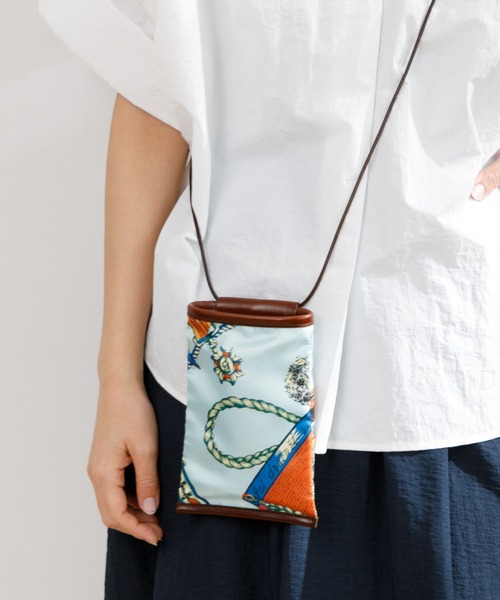 manipuri(マニプリ)の「manipuri スマホショルダー KEPI(ショルダーバッグ・レディース・グリーン/コーラル・FREE)」の2枚目の写真