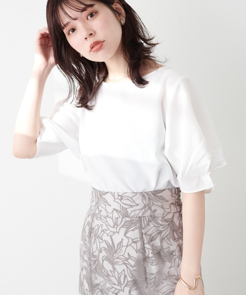 natural couture（ナチュラルクチュール）の「パール付きタックスリーブブラウス（シャツ/ブラウス・レディース・ブルー/オフホワイト/ライトグレー/グリーン/ピンク/ネイビー/ミント・FREE）」の9枚目の写真